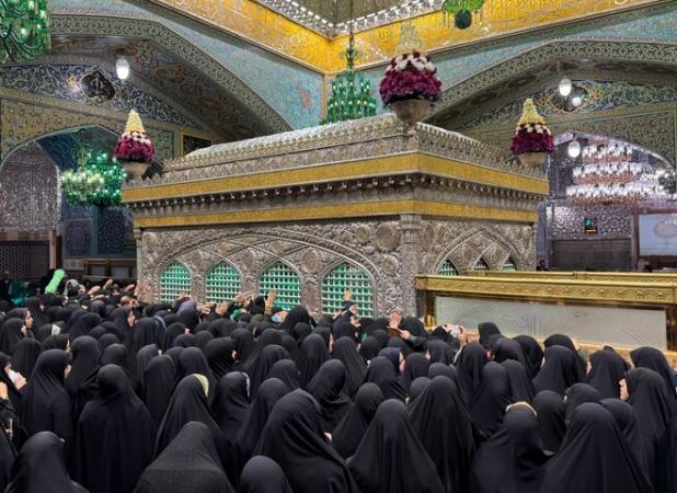 مراسم غبارروبی ضریح مطهر امام رضا (ع) با حضور بانوان برگزار شد