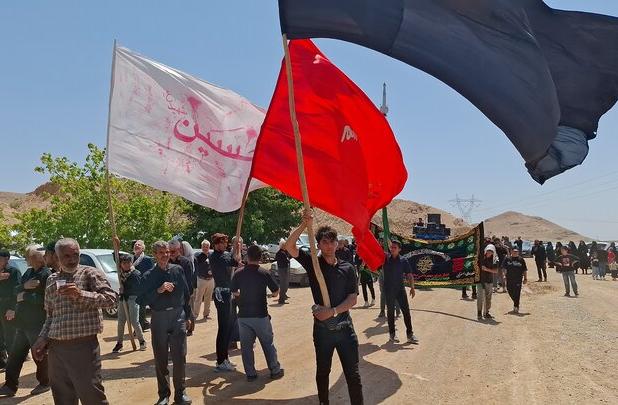اجتماع عزاداران ظهر عاشورا در امام‌زاده حسین(ع) روستای فریمان