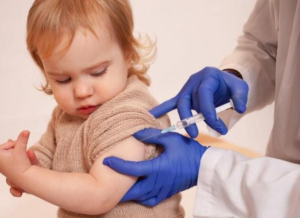 ضرورت واکسیناسیون به‌موقع کودکان: مراقبت‌ها و نکات مهم پس از تزریق