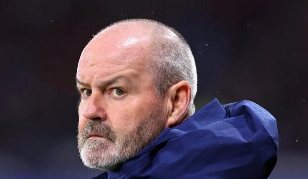 درخواست سرمربی اسکاتلند از هواداران در جام جهانی: جیب‌تان را خالی نکنید!