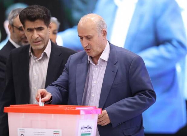 تاج: ورزشگاه‌ها به باشگاه‌های توانمند واگذار می‌شوند