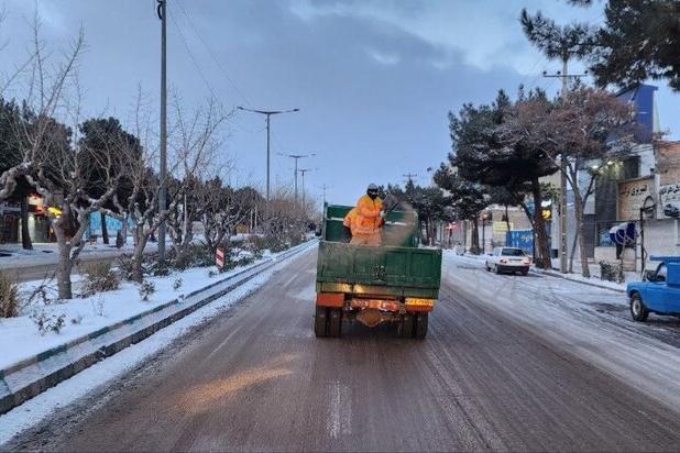 ۱۵۰ تن شن و نمک در معابر بجنورد پاشیده شد