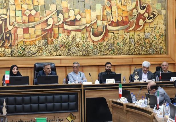 ضرورت تمرکز نظام تعلیم و تربیت بر مدرسه و ارتقای نقش مدیران در نقطع ابتدایی