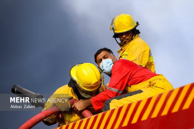 تجلیل همسران از پرسنل آتش نشانی بندر شهید رجایی