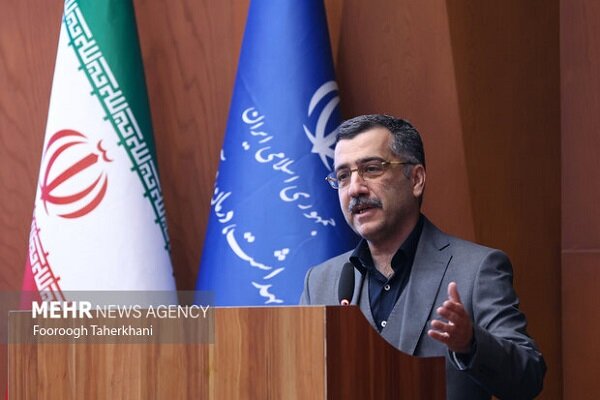 رتبه علمی کشور در آستانه افت به جایگاه ۱۹؛ پول خرد پژوهش را دریغ نکنید