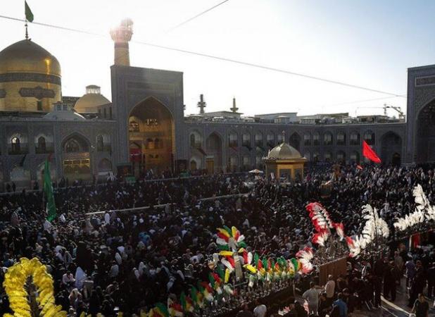 تصاویری از حرم مطهر امام رضا در روز عاشورا
