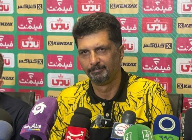 حسینی: با کادو به پرسپولیس خیالش را راحت کردیم