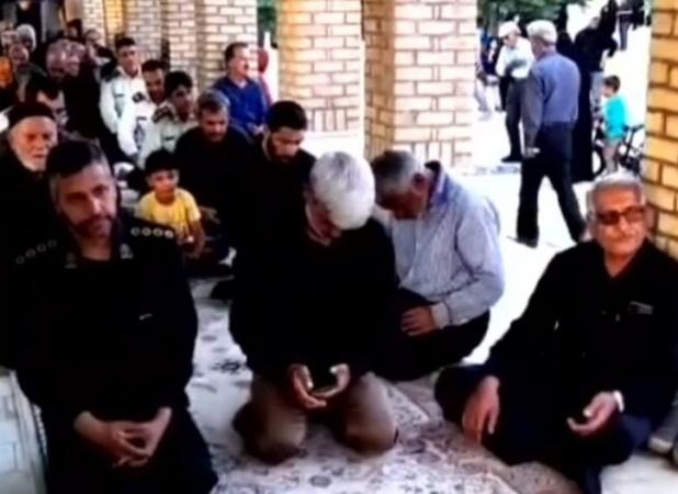 قرائت زیارت اربعین در گلزار شهدای خلیل آباد