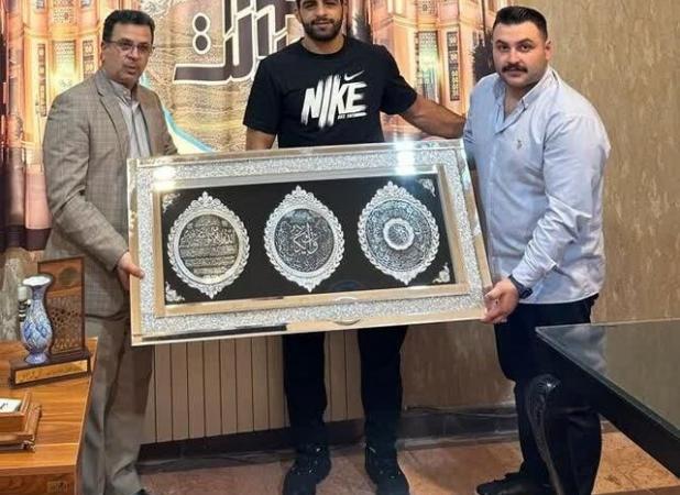 هدیه متفاوت سهام عدالتی‌ها به قهرمان کشتی المپیک