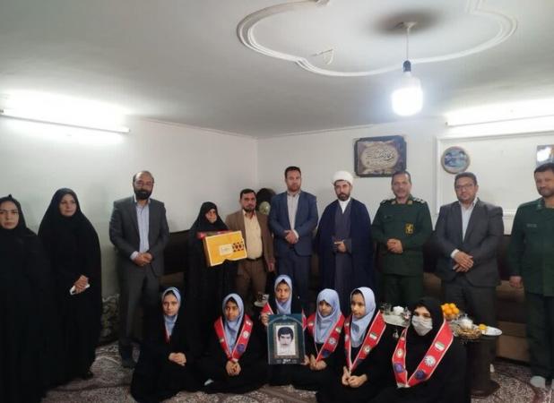 حاجی زاده: شهدا با ایمان و غیرت خود مسیر عزت امروز کشور را ساختند