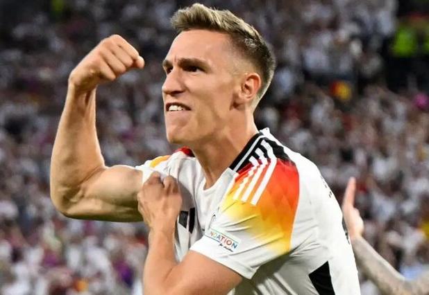 رئال و بارسلونا مشتری مدافع آلمانی