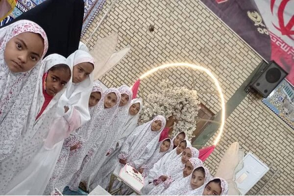 برگزاری جشن تکلیف دختران پایه‌سومی در دلگان