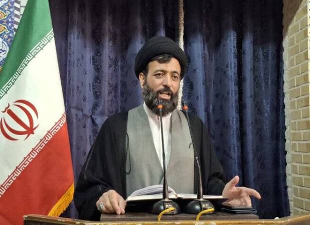 امام جمعه محمودآباد: تروریستی خواندن سپاه اقدامی غیرمنطقی و خصمانه است