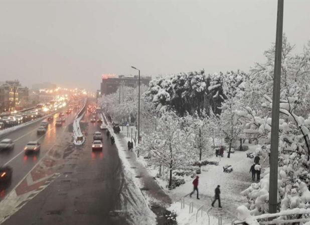 ۷ توصیه پلیس به رانندگان تهرانی هنگام بارش برف و باران