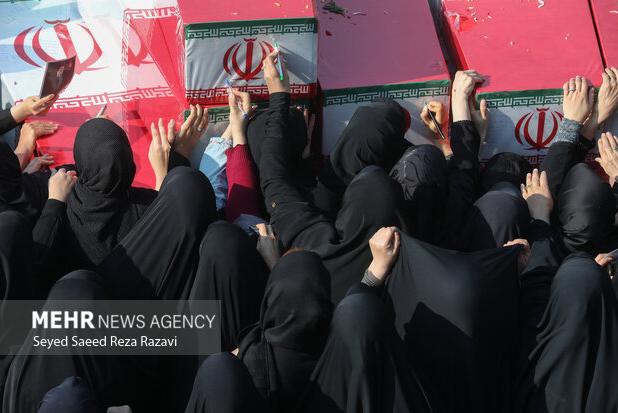 تجلیل از مادران، همسران و دختران شهدا توسط بسیج شهرداری تهران