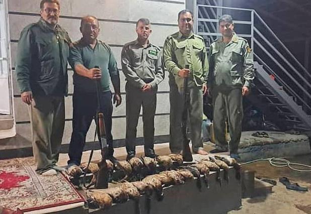 دستگیری شکارچیان متخلف و کشف ۲۱ لاشه پرنده در سیاه کشیم صومعه‌سرا