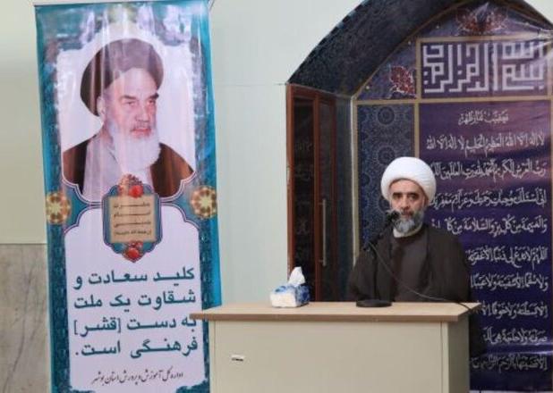 نقطه عطف قبل و بعد انقلاب در خود باوری و استقلال است