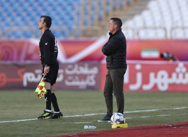 سرمربی پرسپولیس همه را نگران کرد/ مقصر شکست سنگین در اهواز مشخص شد