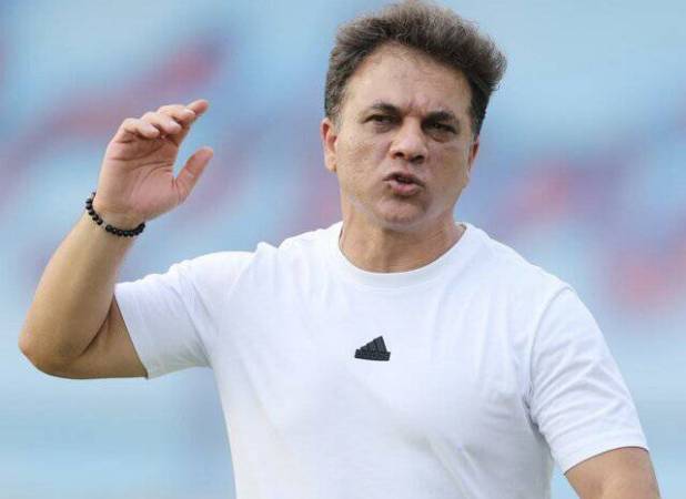 ابلاغیه کمیته انضباطی برای سرمربی شمس‌آذر 