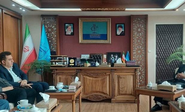 جوانان هندی برای تحصیل در دانشگاه در راه تبریز