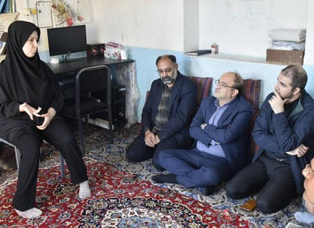 کتابخوانی فراتر از محدودیت‌ها؛ تجلیل از «زهرا محمدزاده» در هرزند جدید