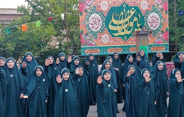 سرود حماسی دختران به مناسبت غدیرخم در مشگین‌شهر