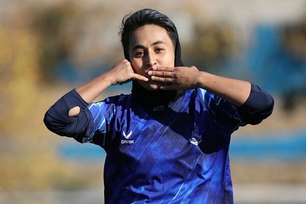 مهاجم گل‌گهر در مسیر افتخار فردی/ خانم‌گلی لیگ به نام افسانه می‌شود؟