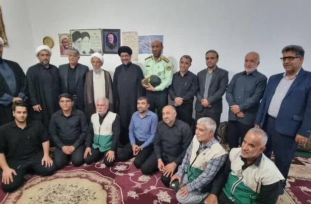 تجلیل و تکریم امام جمعه موقت گناوه به مناسبت ۵ مرداد
