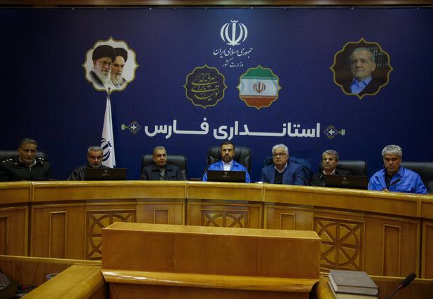 استاندار فارس: مدیریت بحران به معنی حفظ روند عادی خدمات‌رسانی به مردم است