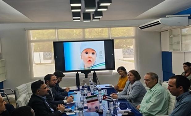 بازدید دهقانی از موسسه واکسن سازی و مرکز بیوتکنولوژی کوبا