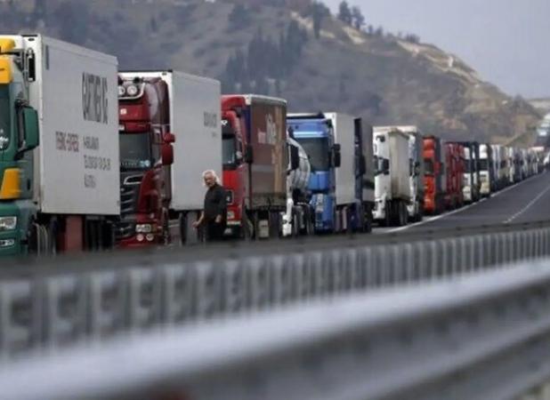 گمرکات آذربایجان غربی قطب تجارت خارجی کشور؛ ۴ میلیون تن کالا صادر شد