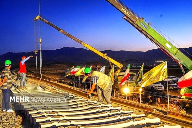 ثبت رکورد ملی در راه‌آهن چابهار-زاهدان؛ ۸۸ کیلومتر ریل‌گذاری در یک ماه