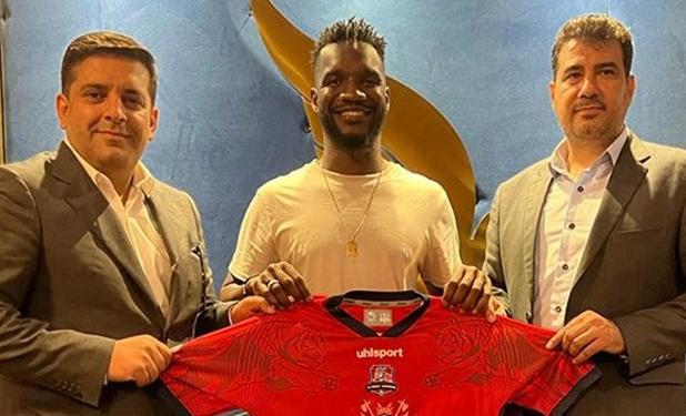 مهاجم سابق شارلوا به نساجی پیوست +عکس