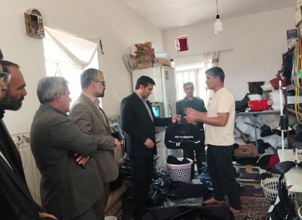 تولید سالانه ۷۰۰ هزار کیف و کوله پشتی در روستای «ساریجلو» رزن