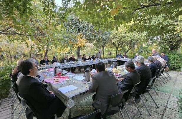 اسدی لاری: خیرین شیرازی در مسیر حفظ کرامت سالمندان گام برمی‌دارند