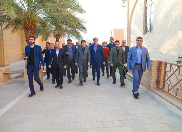 افشین: خط اعتباری ۱۲ برابری در راه صندوق پژوهش استان یزد