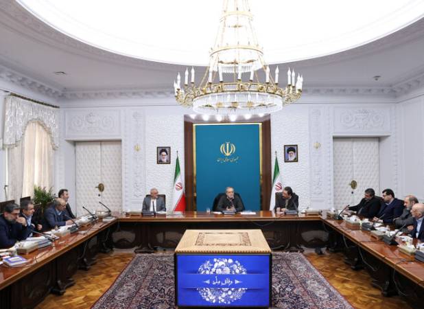 پزشکیان: موانع تولید و صنعت را با حضور فعال تولیدکنندگان برطرف می‌کنیم