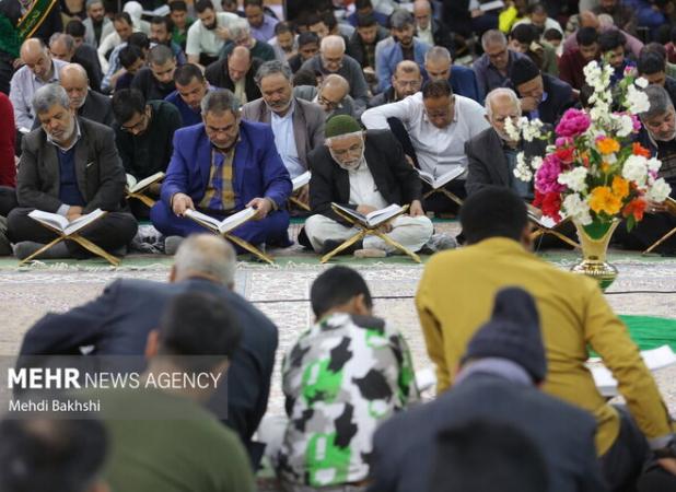 محفل انس با قرآن به یاد شهید نصرالله در حرم بانوی کرامت برگزار شد