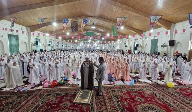 برگزاری جشن تکلیف بیش از ۵۰۰ دانش‌آموز دختر در نور