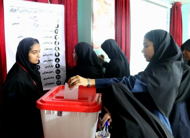 انتخابات شورای دانش‌آموزی در مدارس شهرستان دیر برگزار شد