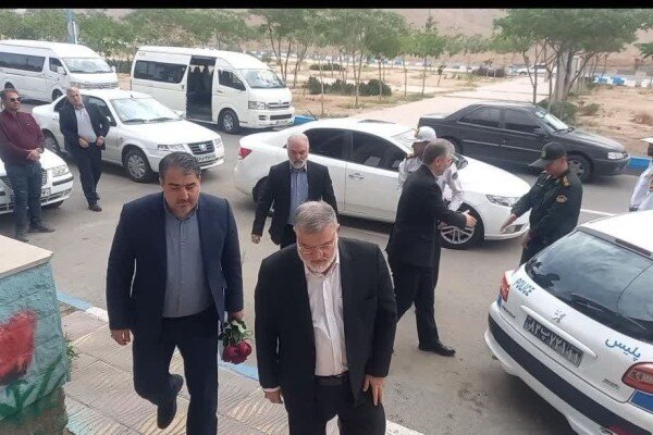 تجدید میثاق استاندار تهران با شهدا