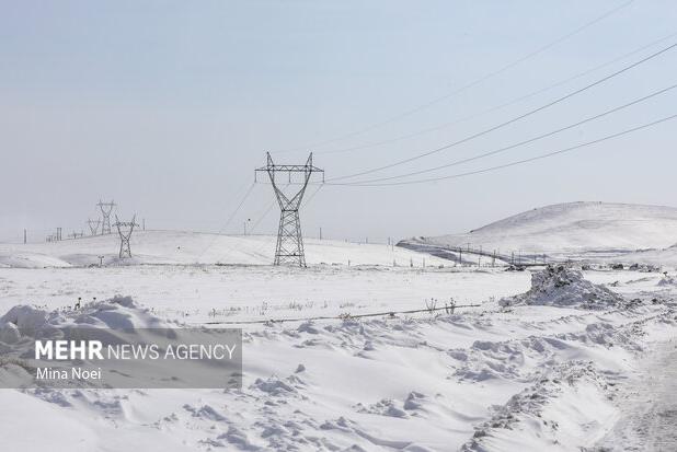 حجم زیاد برف در رشته کوه بینالود