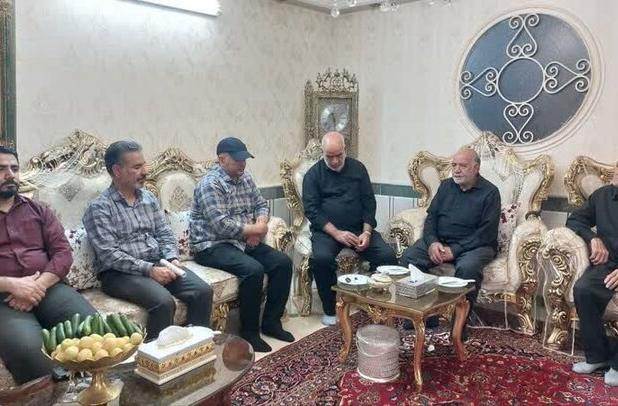 دیدار رئیس اداره ارشاد بروجرد با خانواده شهیده «معصومه پیرهادی»
