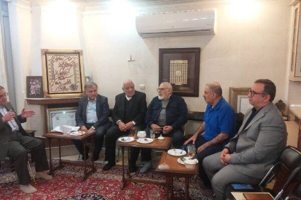 دیدار  اعضای شورای مرکزی حزب مؤتلفه اسلامی با خانواده شهید مفتح