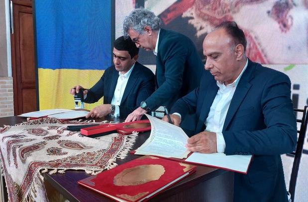 نخستین تفاهم‌نامه رسمی خواهرخواندگی بین‌المللی نائین امضا شد