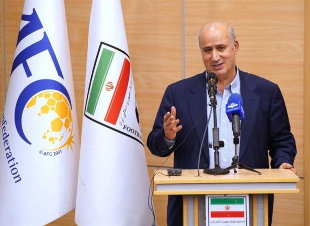 تاج: هواداران باید به خرید بلیت برای تماشای فوتبال عادت کنند