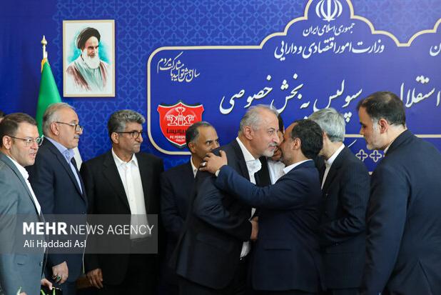 سهامدار اصلی پرسپولیس رفع ابهام کرد؛ درویش برود، هیئت مدیره اصلاح شود