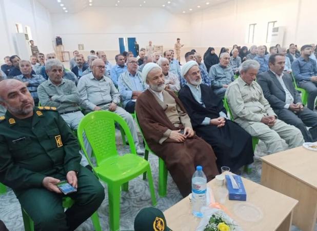 امام جمعه دشتستان: خانواده‌های شهدا ستون‌های تداوم انقلاب اسلامی هستند