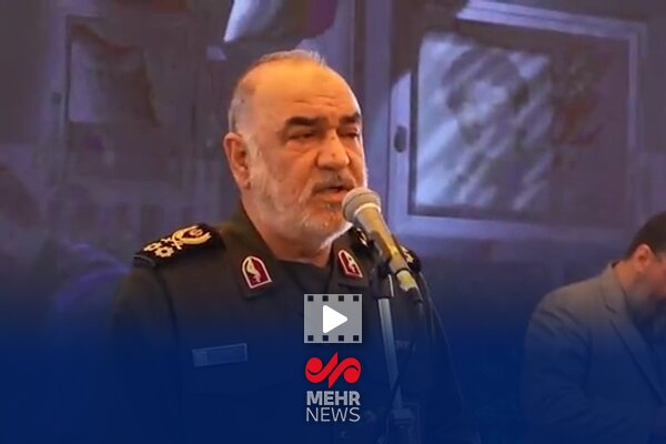 فرمانده کل سپاه پاسداران: باید تلاش کرد تا سپاه مدام نو شود