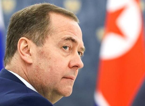 هشدار مدودف به حامیان کی‌یف درباره «منطقه حائل» با رسم شکل+ فیلم